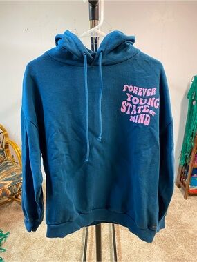 Blue Crewneck Sweatshirt with Pink 'Forever Young State of Mind' Graphic